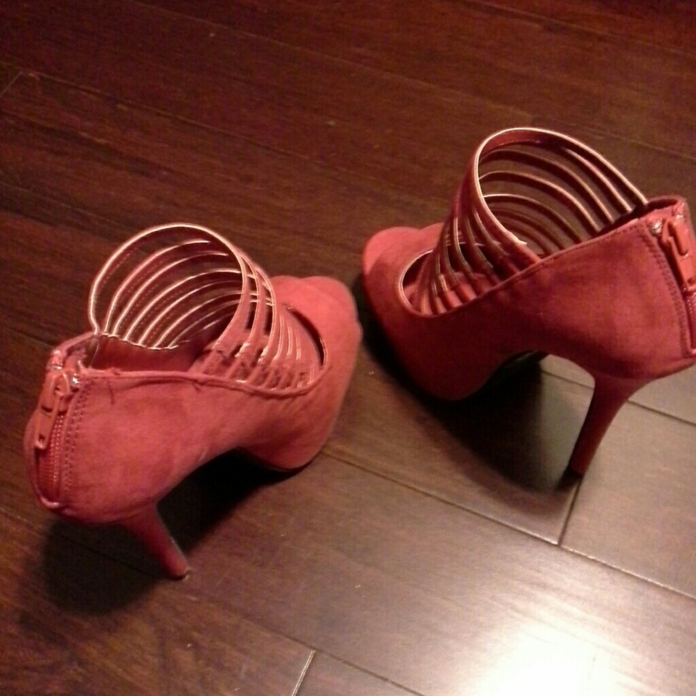 Shoes - Picture 2 of 2